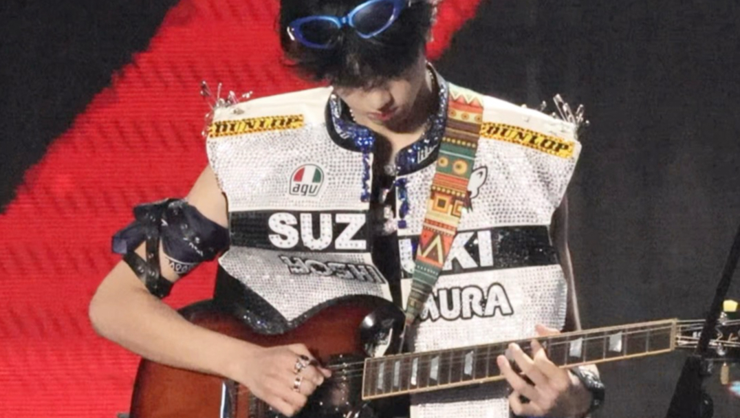 【张桂源】《好想大声说爱你》直拍 电吉他手超帅