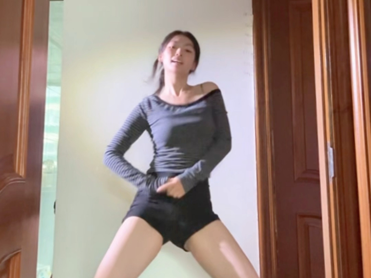 没人能逃过momo进行曲！！！