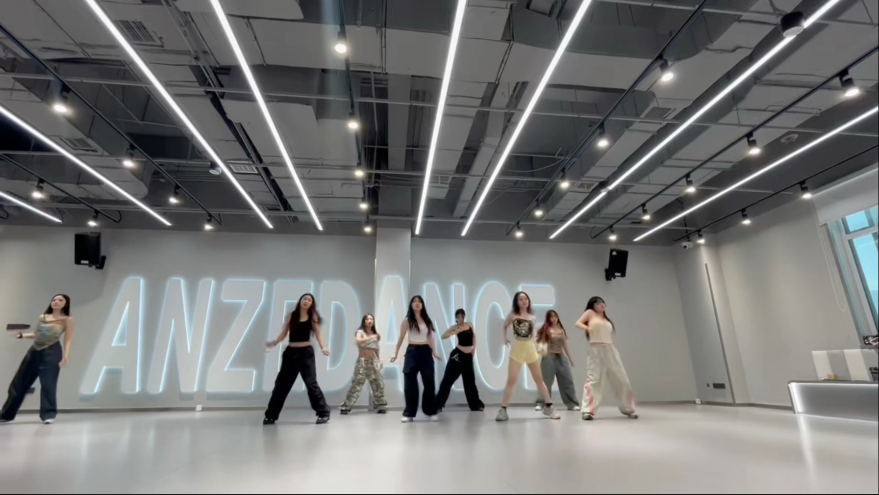 Jazz41｜putalittleumphinit 金鱼编舞