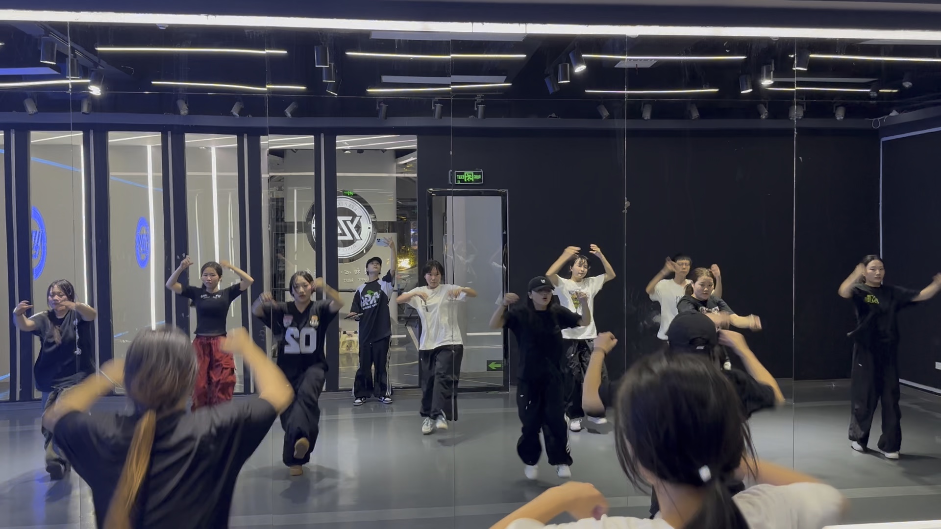 成人hiphop基础，轻松跳的一节课。  #上栗舞蹈