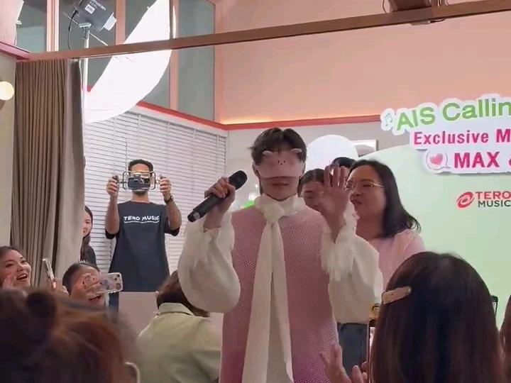 maxnat 奶特捉迷藏奖励抱抱