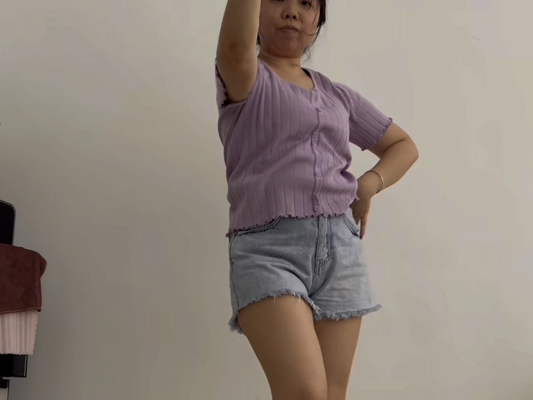 长相不行，经济实力不行，但是我睡觉还行，喝奶茶也还行