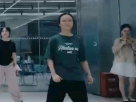 爵士日记day4 “trouble maker”（把自己跳笑了）