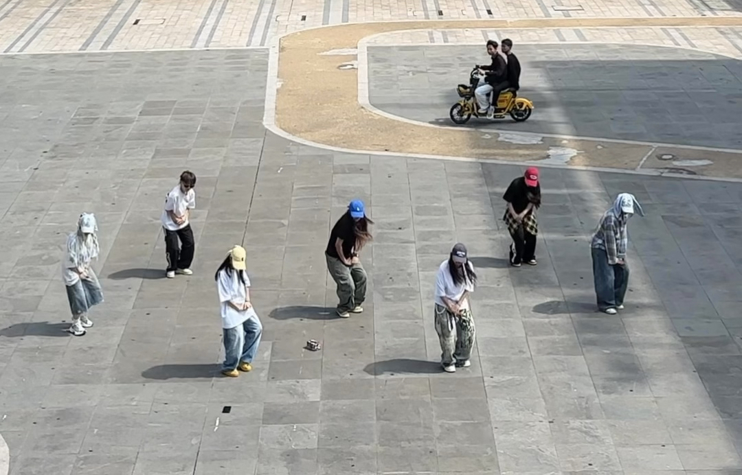 echo这个舞真的帅得没边。。。