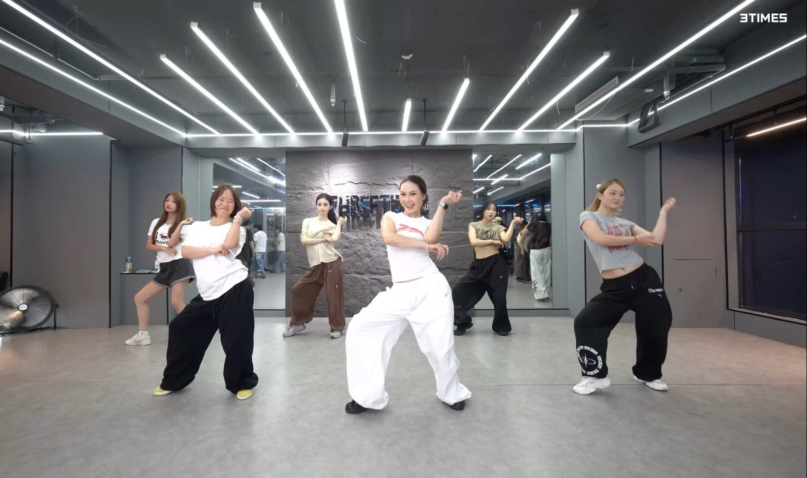 One Spot-NINA #千千编舞