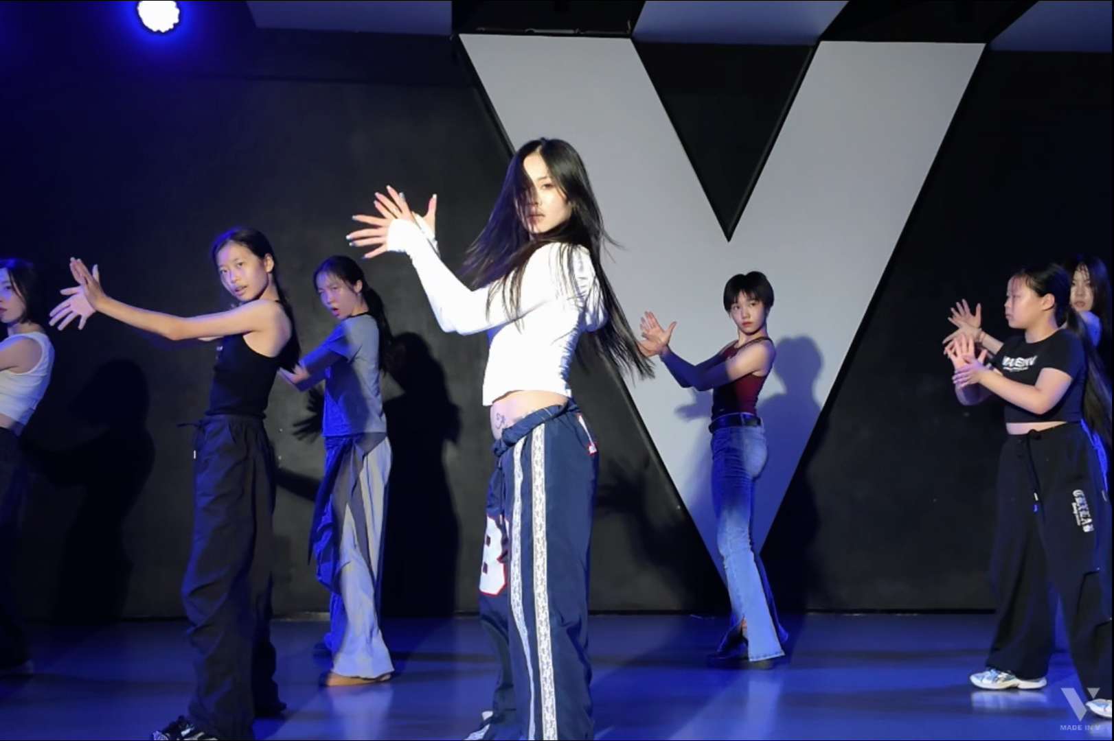 【MADE IN V】一举一动都具有催眠性！令人上瘾。kana编舞《Soa