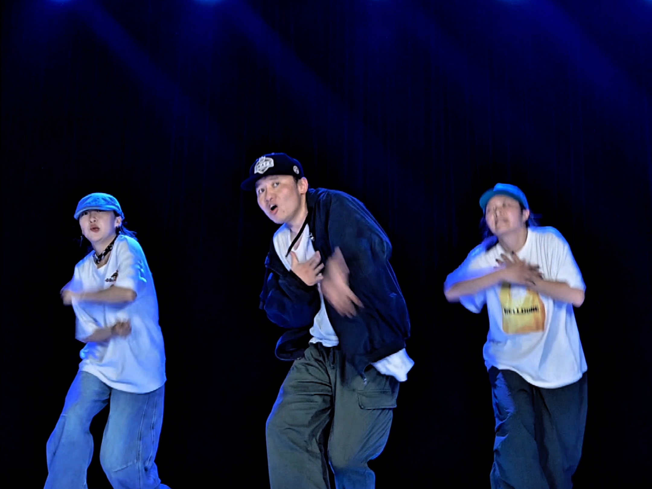 带学生们一起蹦个迪