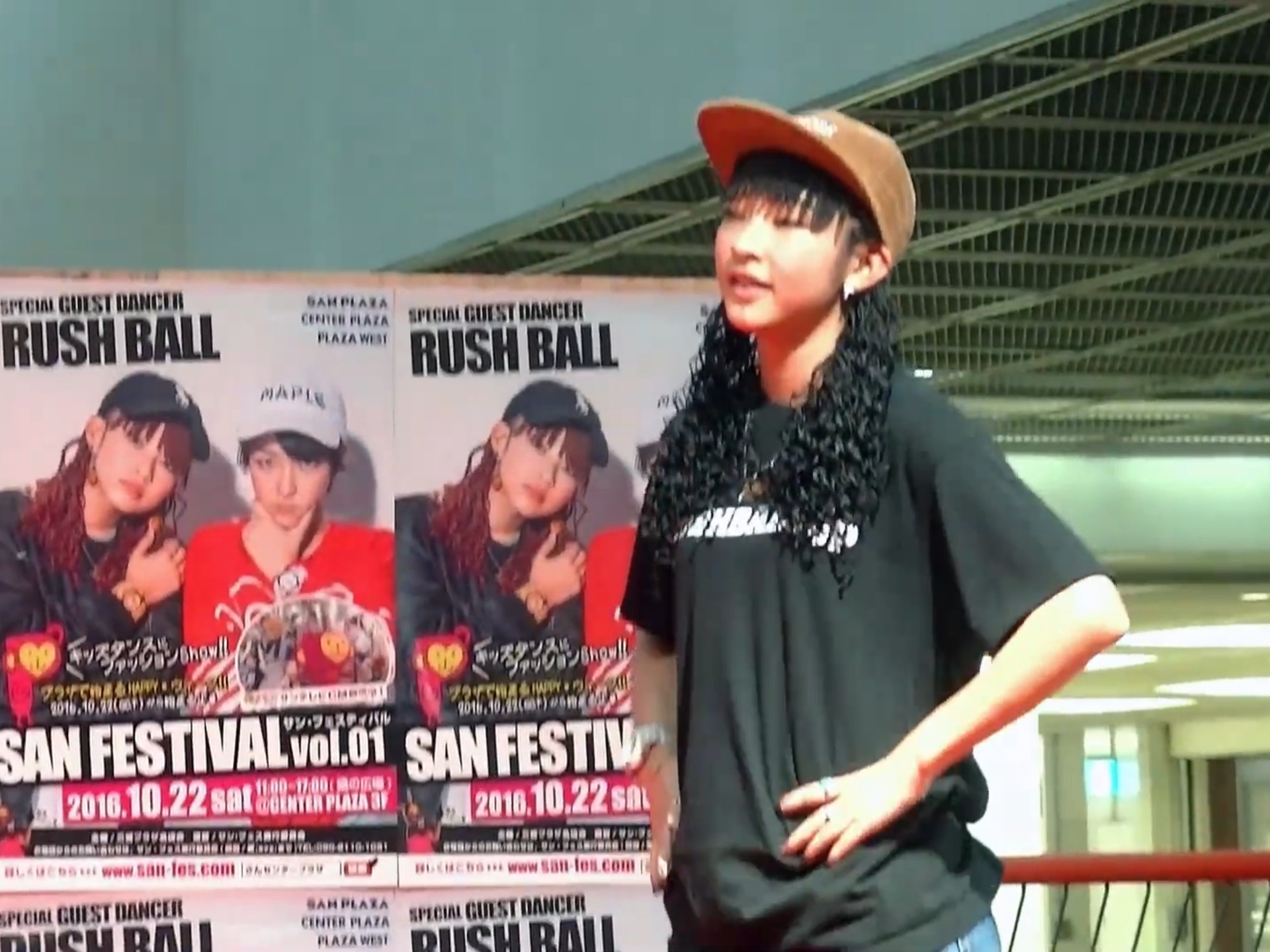 KYOKA VS FLYING RABBIT MAN(香香kawaii的battle笨猫呆呆的)