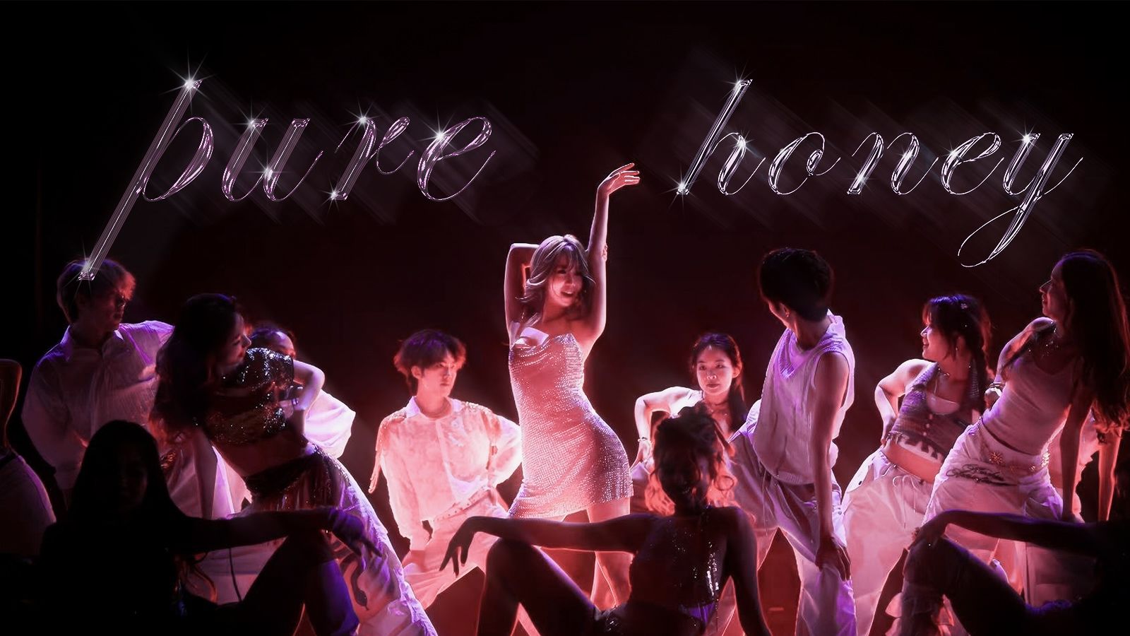 复古迪斯科律动拉满！每一个人都在闪闪发光！第十三届唯舞之夜《