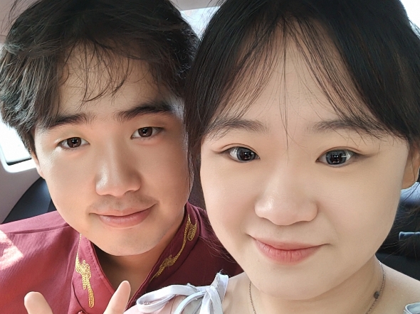 好的对象，就是既可以当你姐妹，又可以提供嘴巴给你亲＾3＾