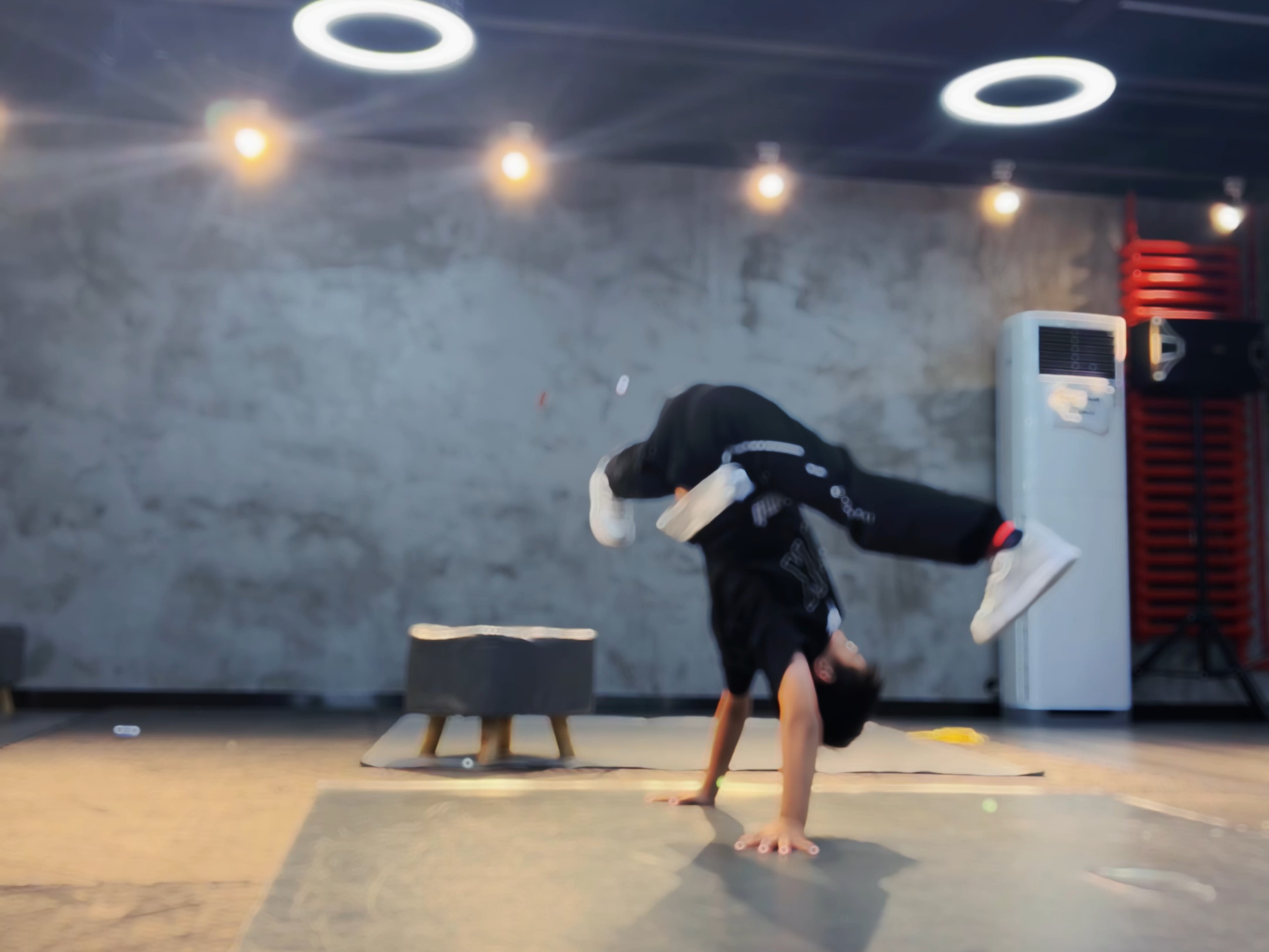 【Bboy凯乐】视频加载中，速速查收惊喜！