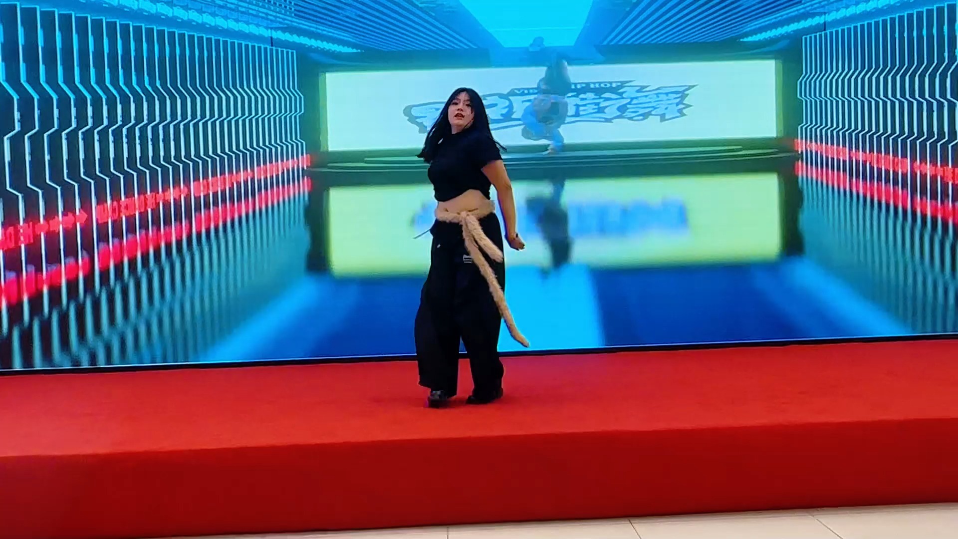 [鸿恩街舞]鹤岗街舞韩舞大世界舞蹈表演《whiplash》