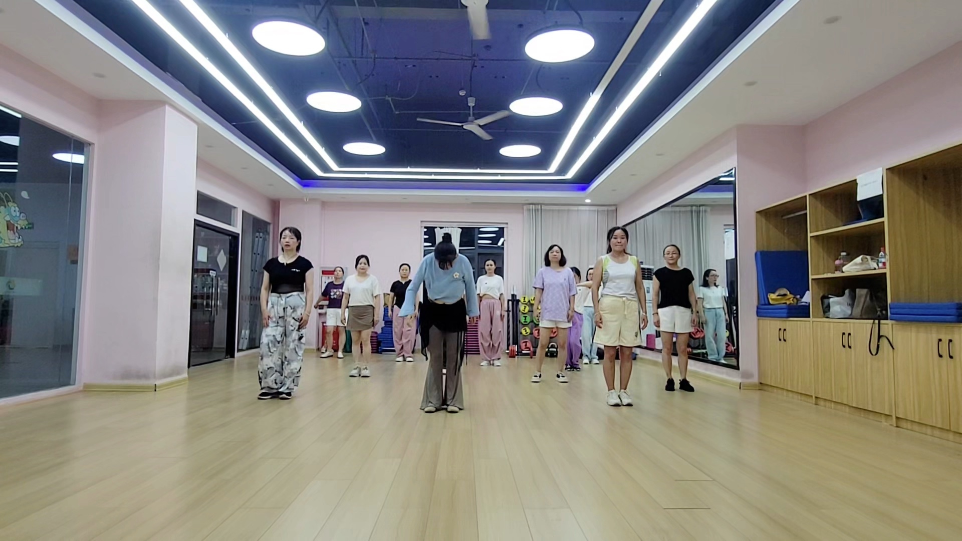 我理解的Seoul city (学了1小时和拍视频，动作还不太熟练，但浪