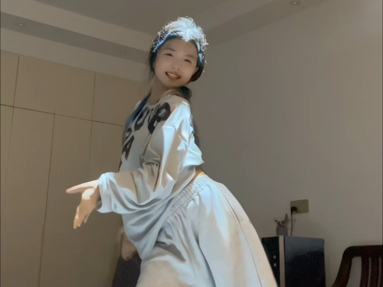 自己偷偷欣赏了两晚才舍得发出来