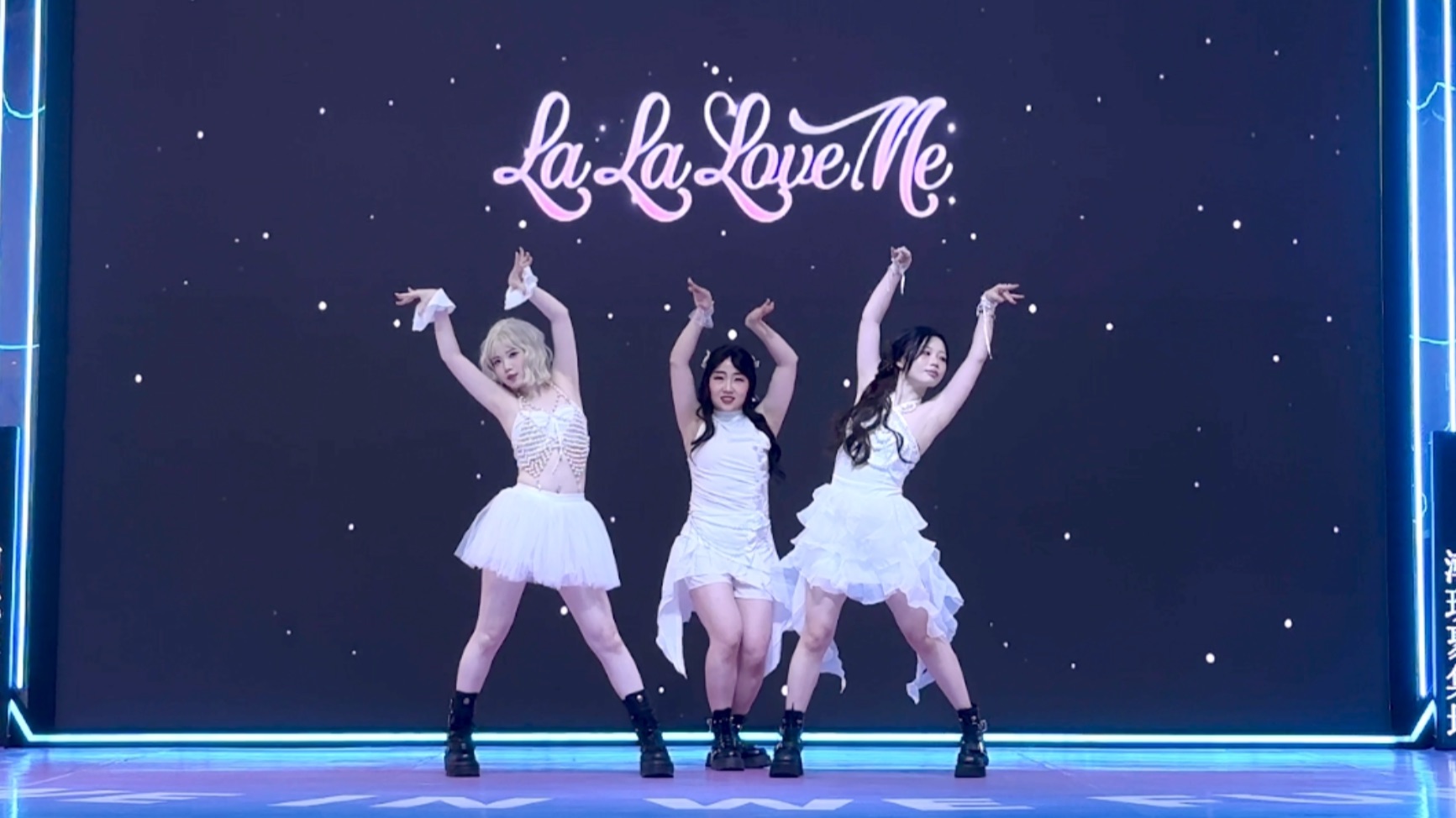 【VIVIZ】不要放过这个绝美回归 La La Love Me｜杭州微店随机