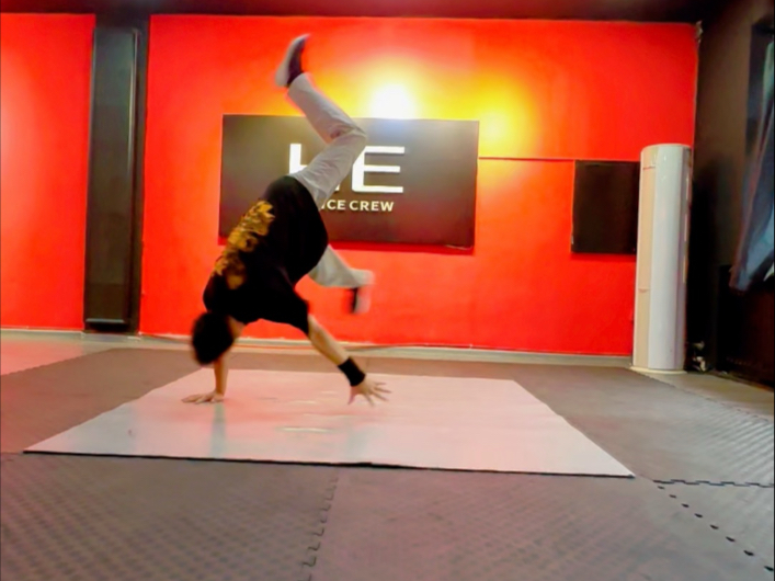 ［鸿恩街舞］鹤岗街舞霹雳舞集训 恭喜小哥俩突破至大单抛 继续加