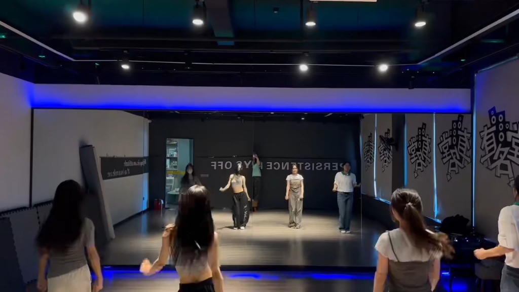 【有名堂街舞滨海店】更新了一条视频，快来围观！