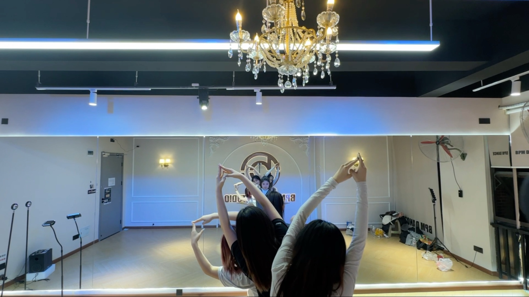 know about me一排五人版练习室