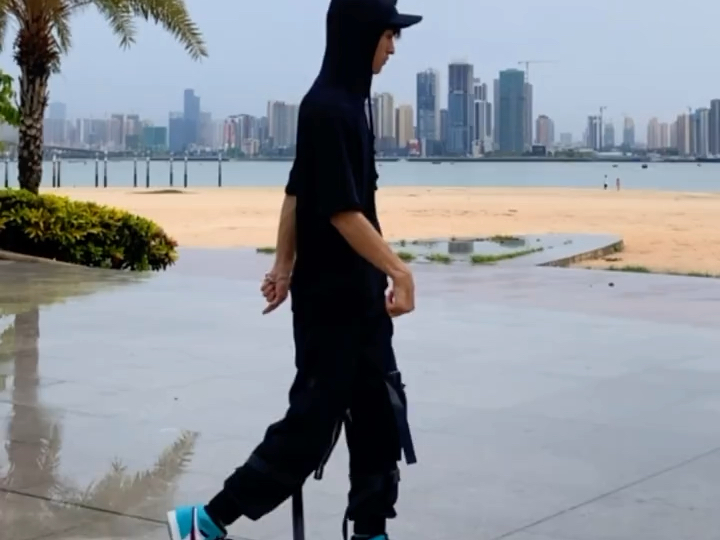 各位老铁，看的出来这是倒放吗