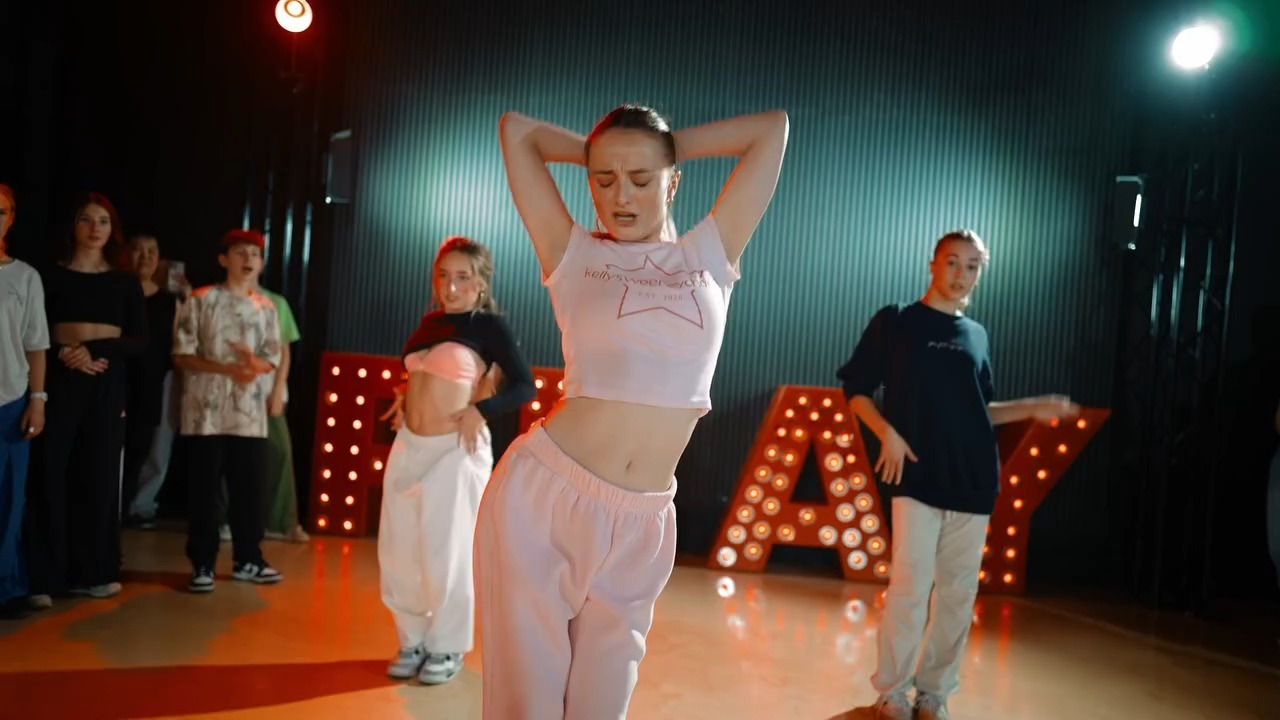 【Kelly Sweeney】编舞I luv it