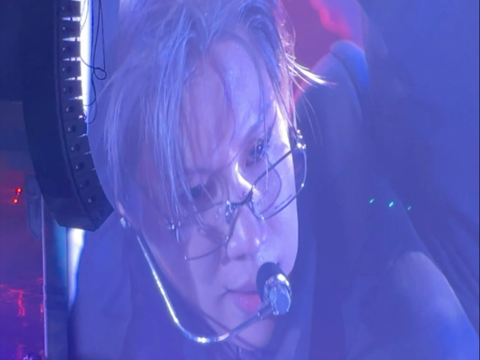 【泰民Criminal】爱豆太蛊震飞巴黎世家眼镜