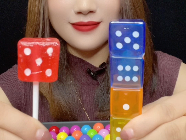 今天吃骰子糖果 让我尝尝哪个更好吃