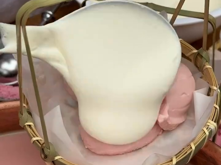 我还以为是布丁甜品，原来是樱花奶豆腐