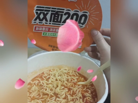 长大的代价，是把“我不想”藏进心里，把“我可以”挂在嘴边，连崩