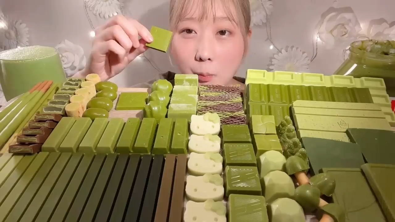 中文字幕 日本吃播 MIYU 各种抹茶巧克力