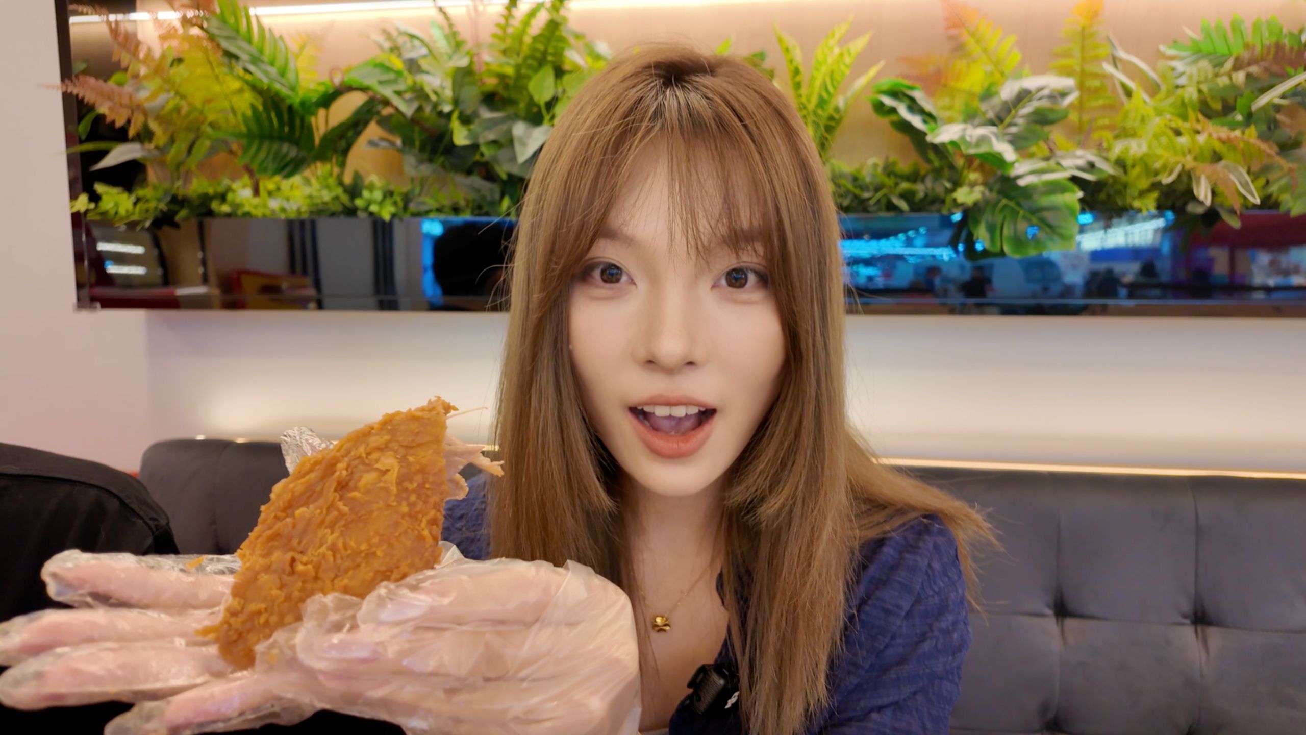 香港女生下班去挑战魔鬼辣鸡腿！？