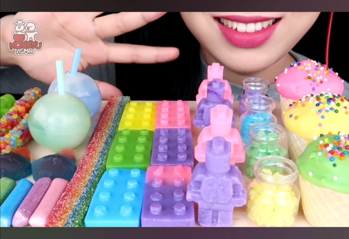 一颗糖果承包一整天的甜！♥️连空气都是香甜的～