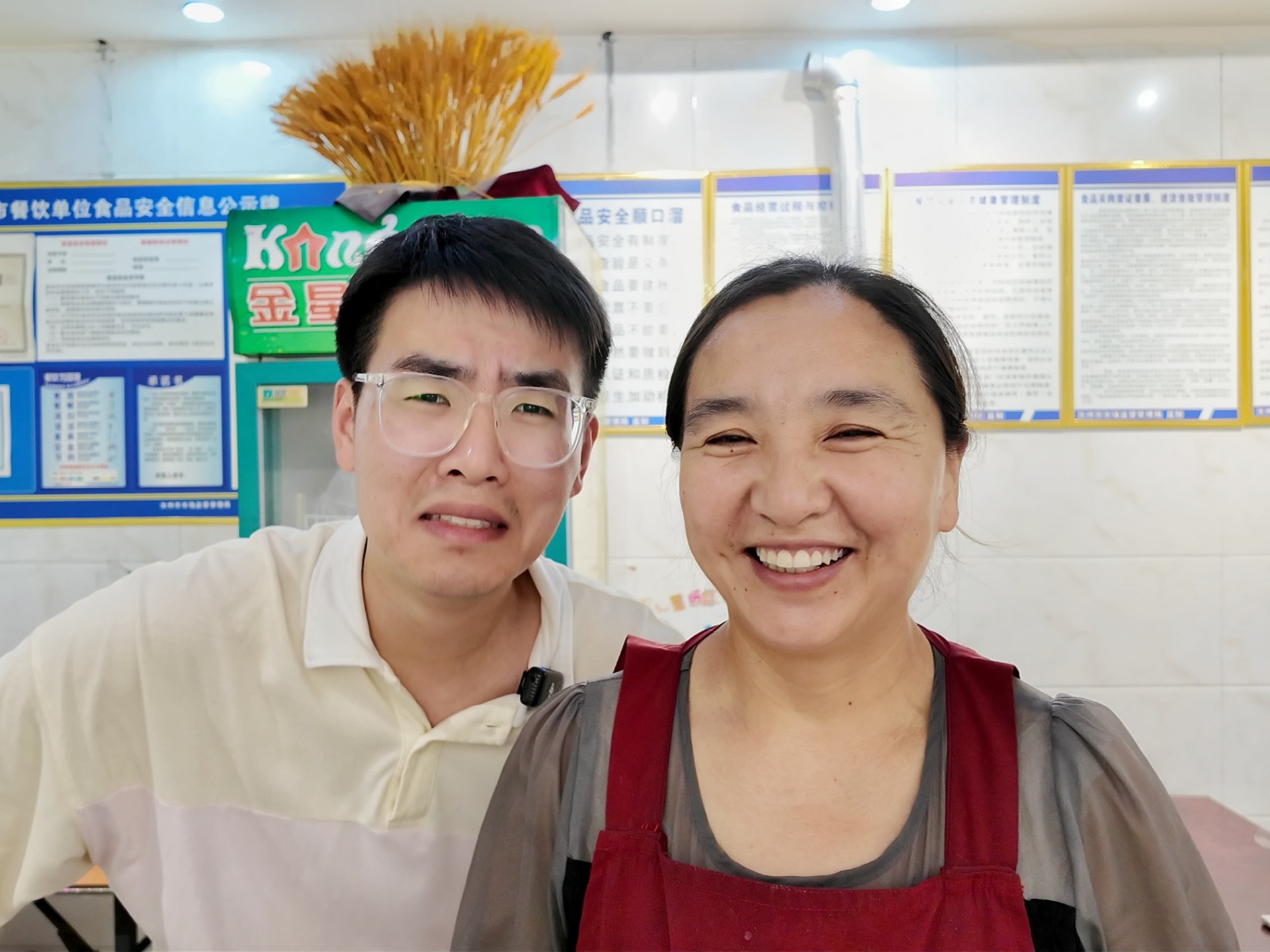 研究生毕业卖炸鸡，忙活一天只挣19元，这下彻底泪目！