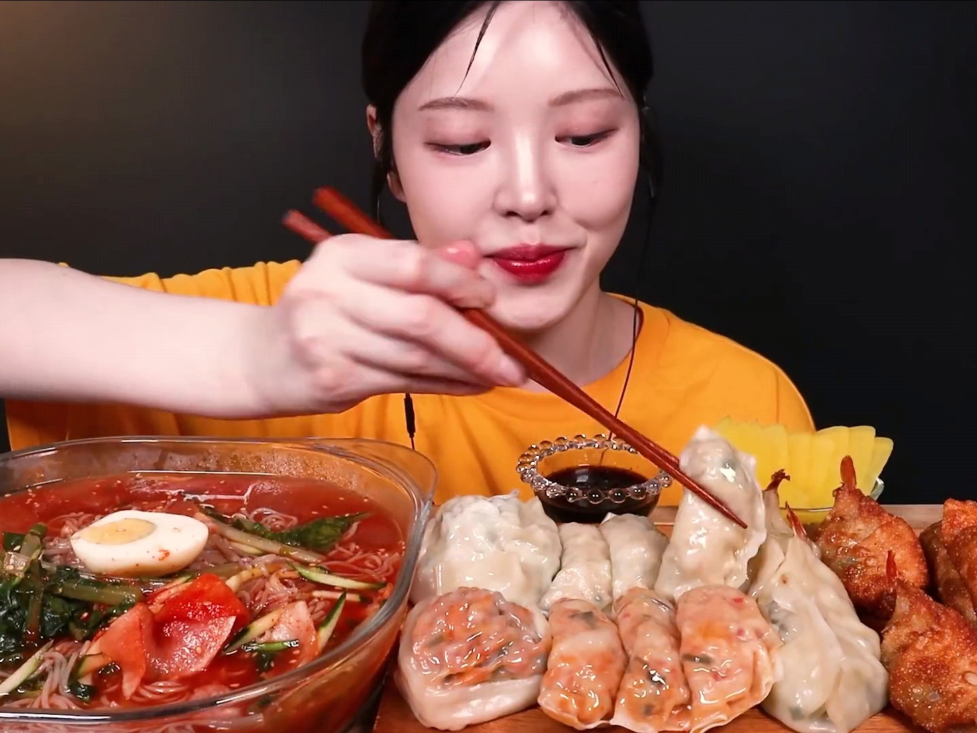 【Boki】精剪｜辣冷面搭配虾饺和泡菜饺子吃播