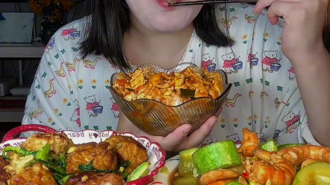 排骨炖莲藕/油麦菜炒小肉丸/捞汁虾仁 #好吃到停不下来
