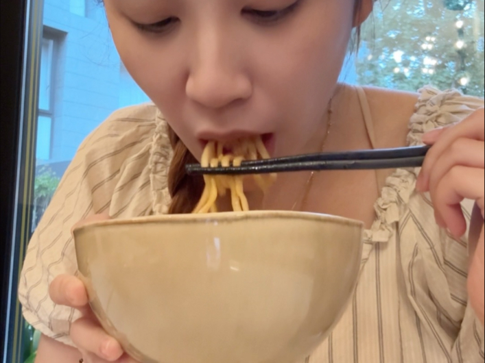 台风天还要坚持去吃面的一天vlog
