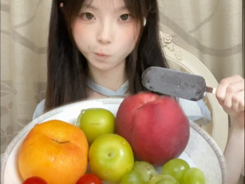 炎炎夏日局-沉浸式吃水果和雪糕-咀嚼音白噪音（有狗狗叫版本）