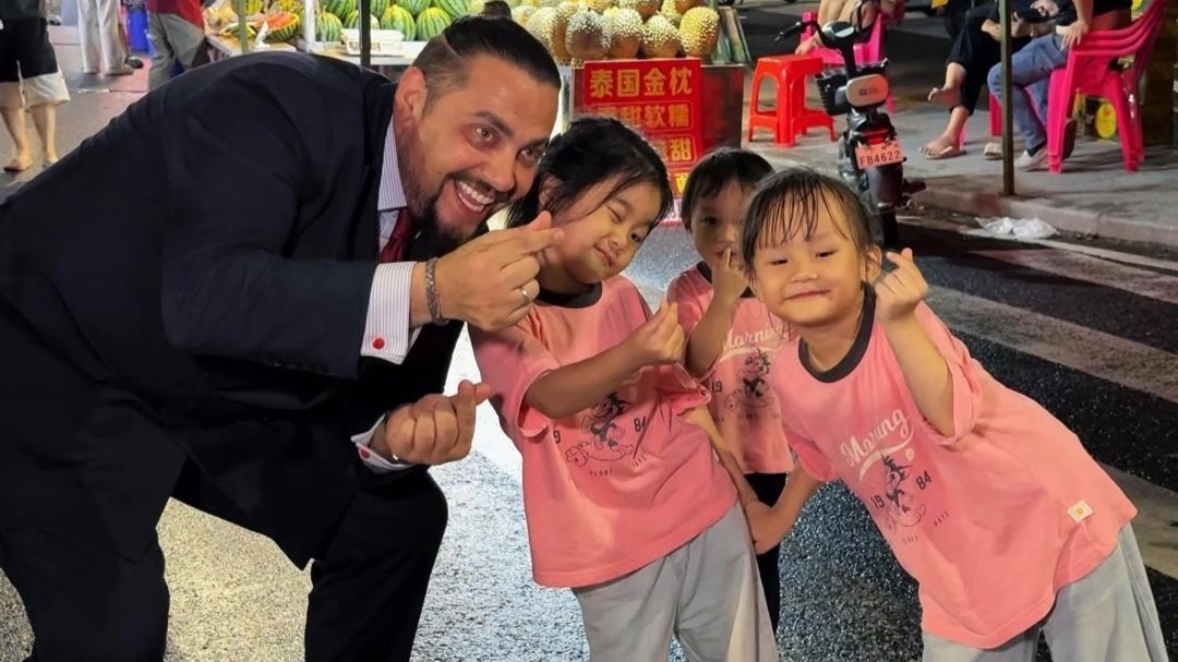 200元挑战吃夜市，家人们，谁能拒绝一碗深夜的豪华螺蛳粉！ #TC在