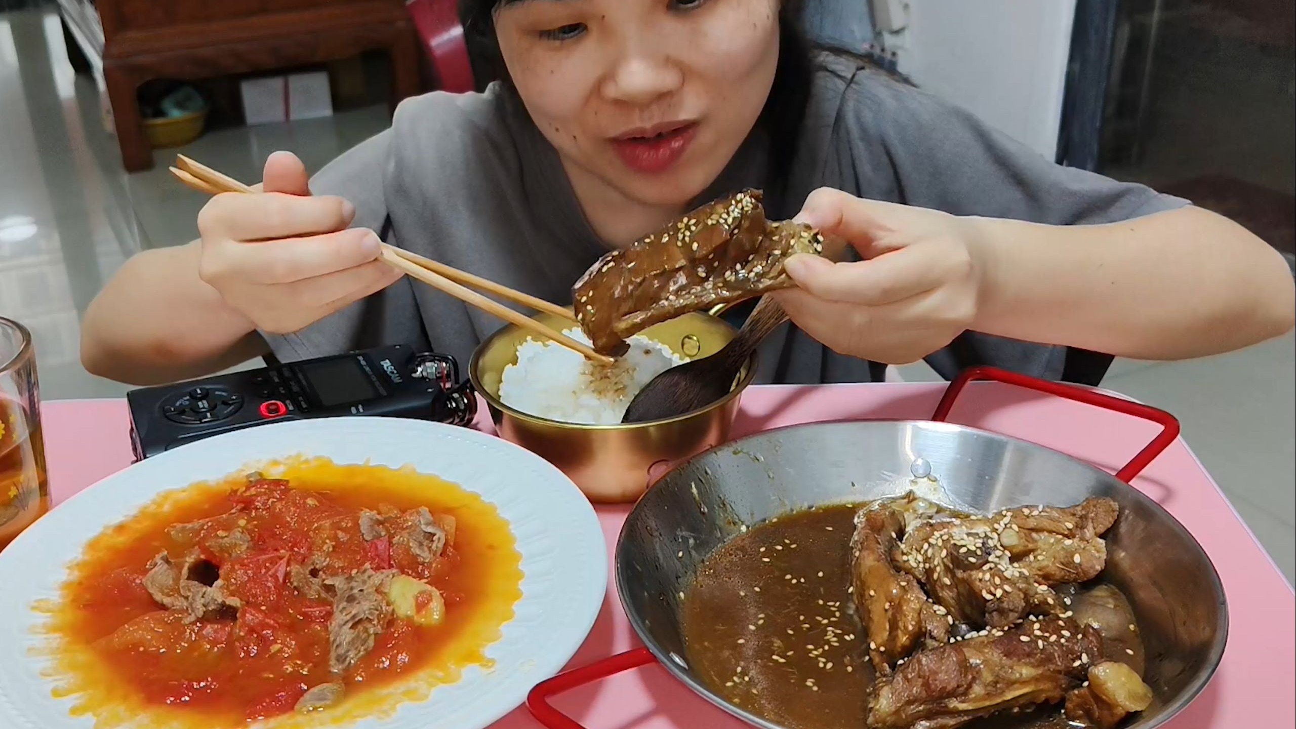 蛋糕煮饭系列：今天吃翻车的荔枝排骨和番茄牛肉吧