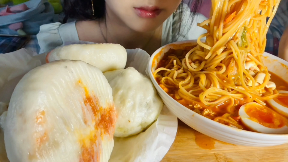 直接吃/番茄牛肉面/辣椒肥肠包/青椒卤肉包