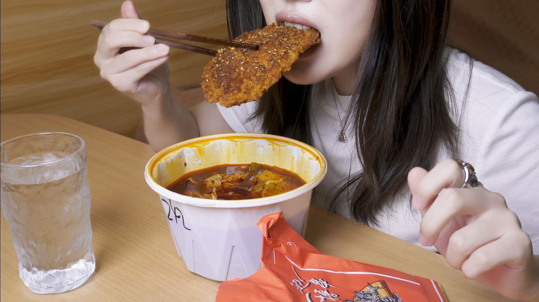 回来啦，吃个麻辣烫