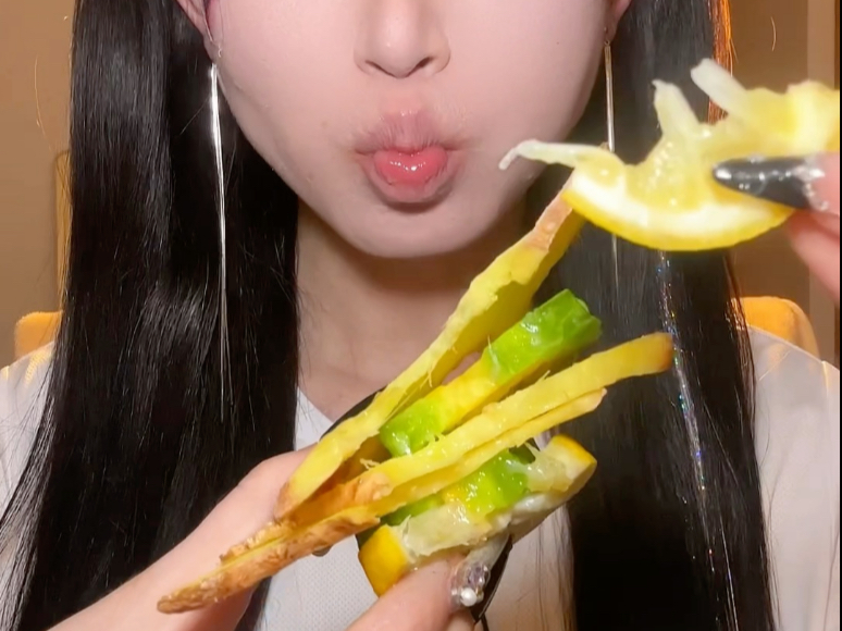 升级版汉堡 加了苦瓜没那么难吃了