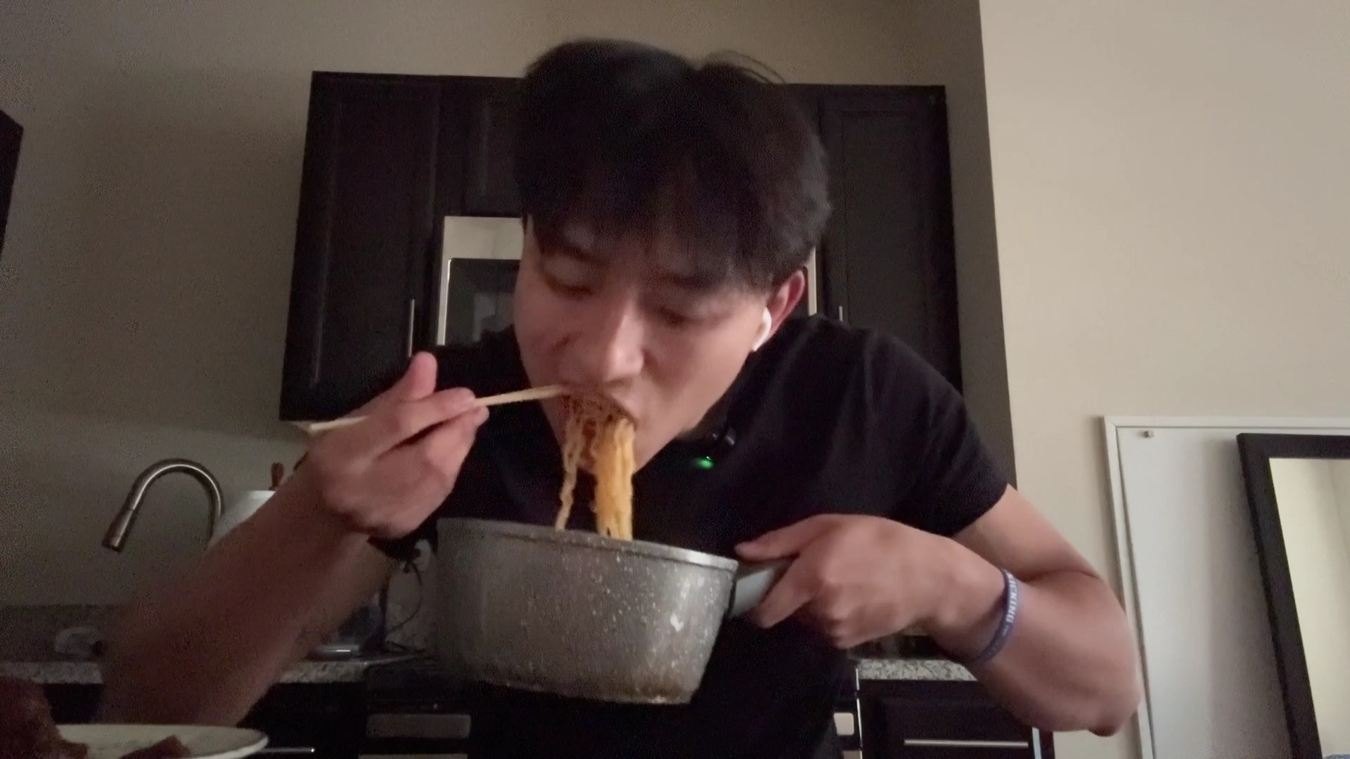 晚上简单吃吃｜ 深夜辛拉面