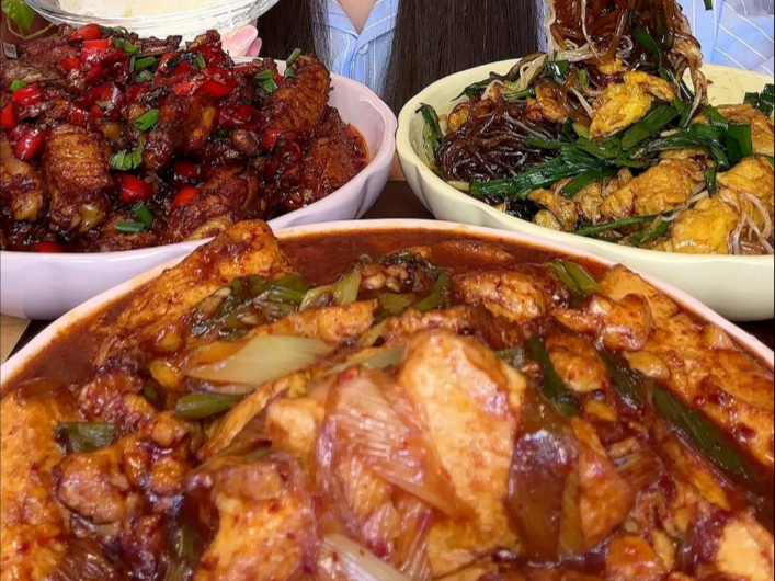 家常菜：江西辣鸡翅、葱烧豆腐、炒合菜
