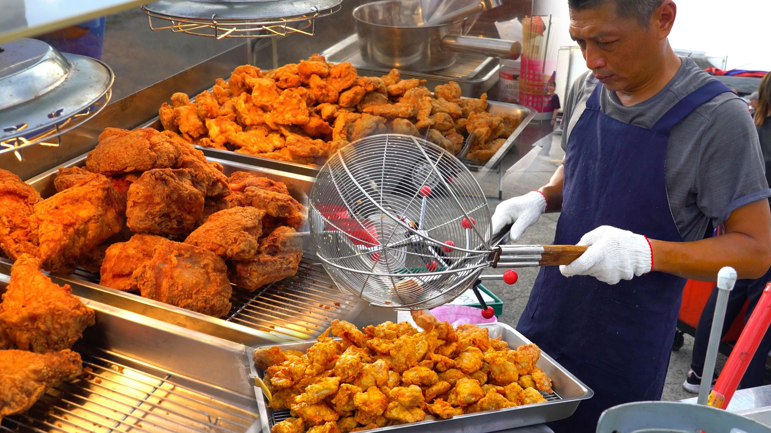 炸鸡炸出天际！东瀛炸神台湾田园夜市现身