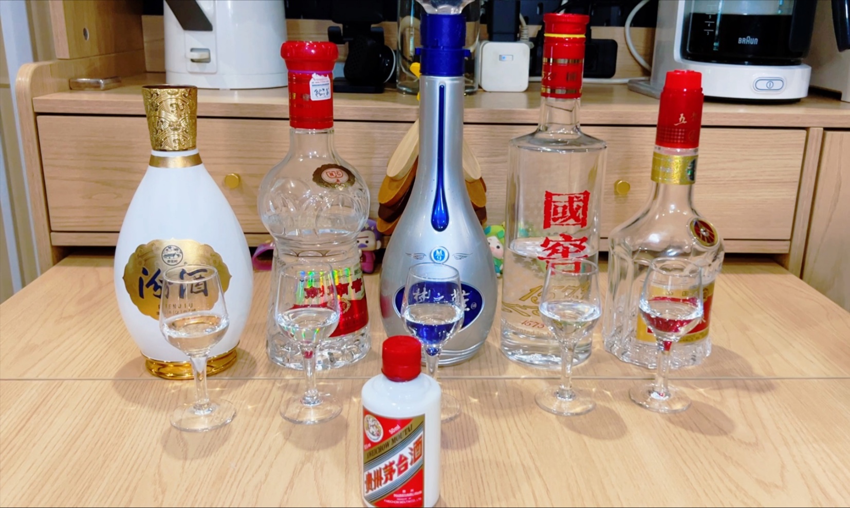 酒龄15年中年夫妻勇闯白酒界！飞天茅台、七代五粮液、国窖1573