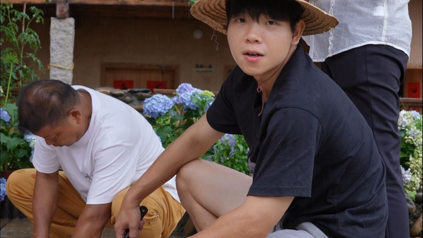 幸福有很多种，有人做饭是一种~下雨天简单的陪家人吃个“涮羊