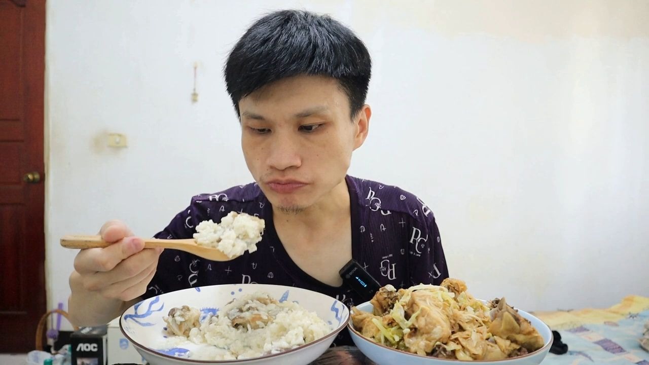 【张胜富】排骨炖饭 卷心菜炒鸡肉 台湾吃播 Mukbang Eating 