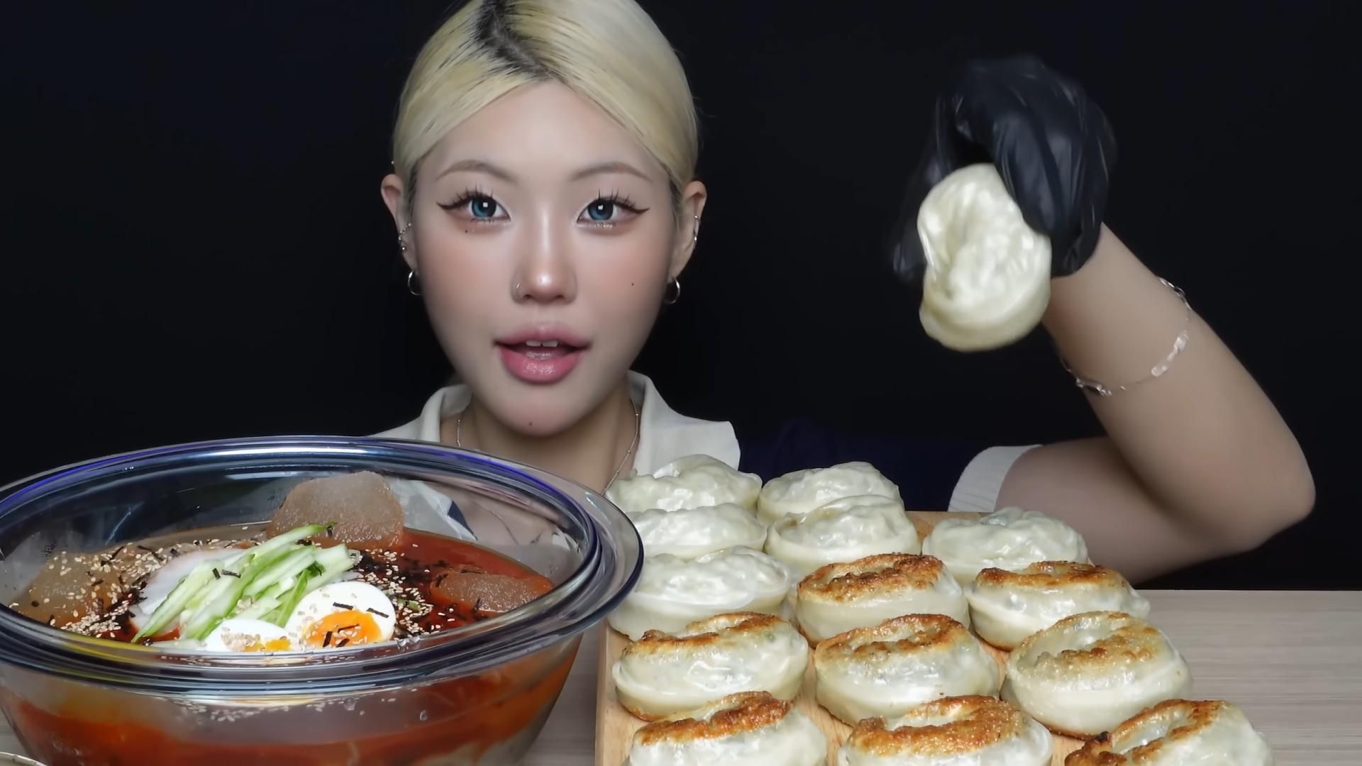 冰凉冷面配上煎饺+蒸饺！【GG】