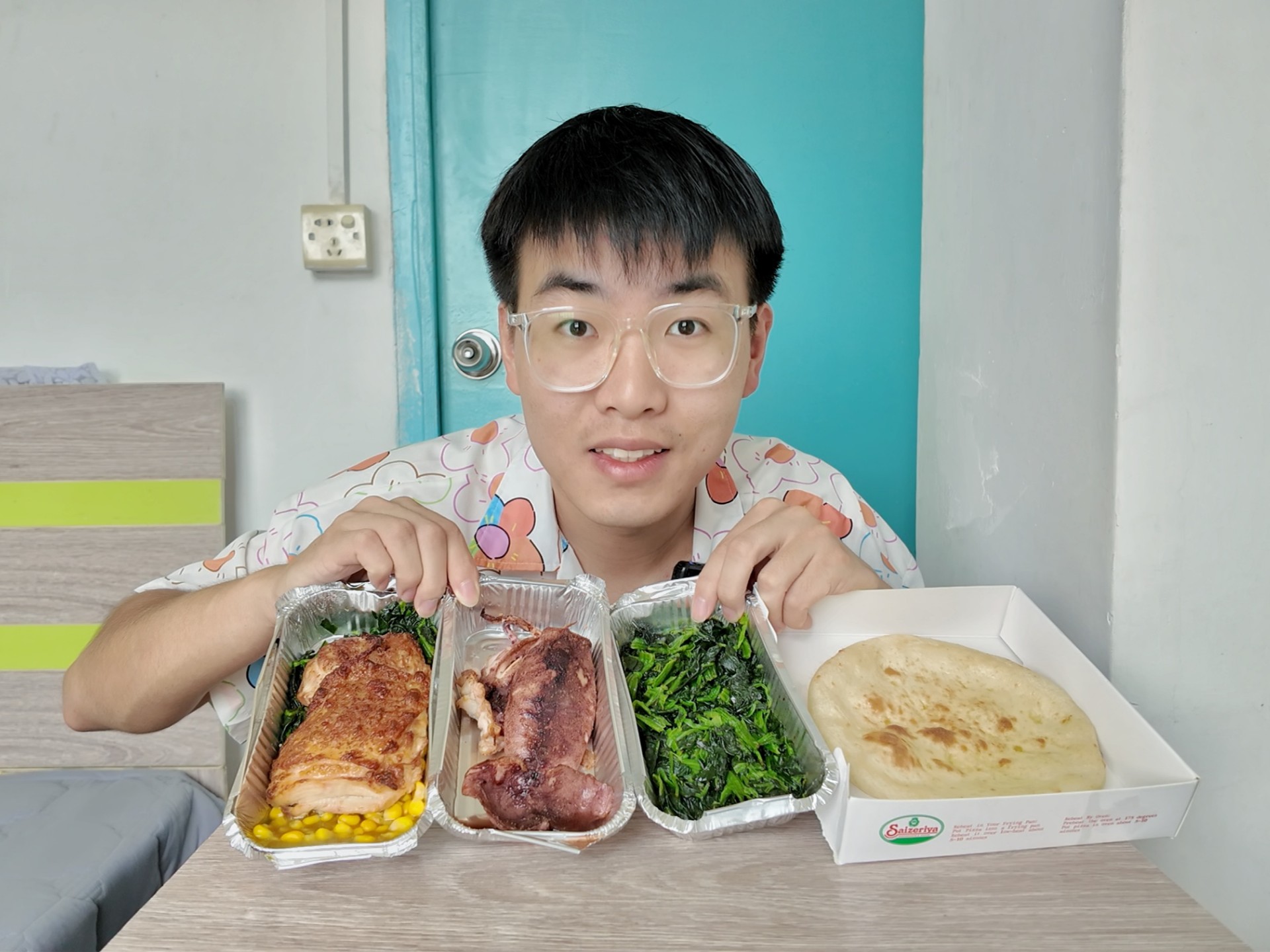 小伙洗完床单晒被子，再花46吃个萨莉亚，不愧是西餐界的沙县！
