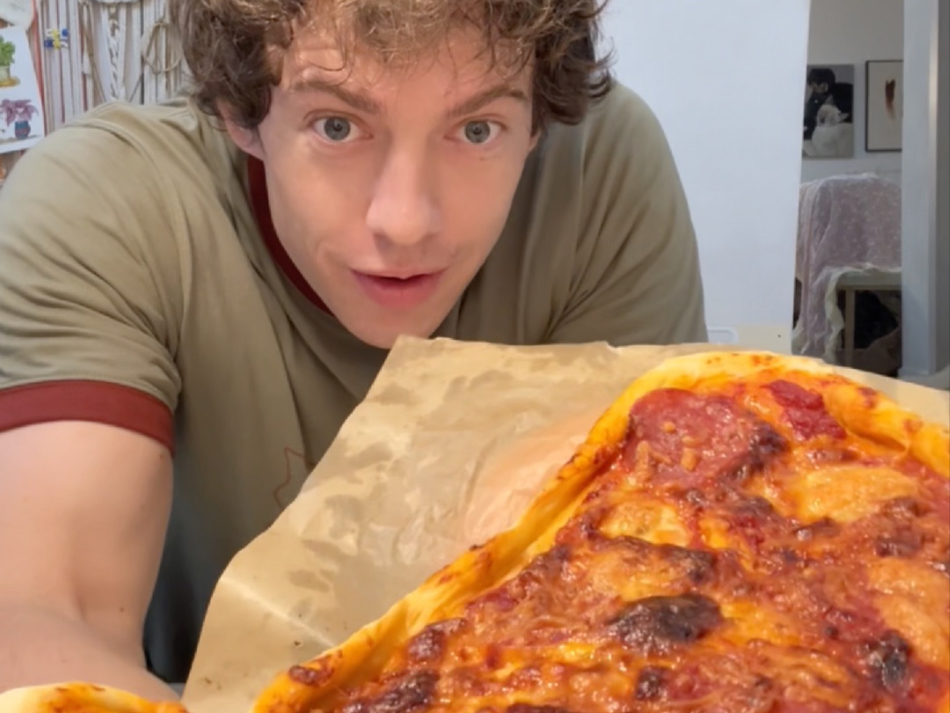 下雨天在家做披萨